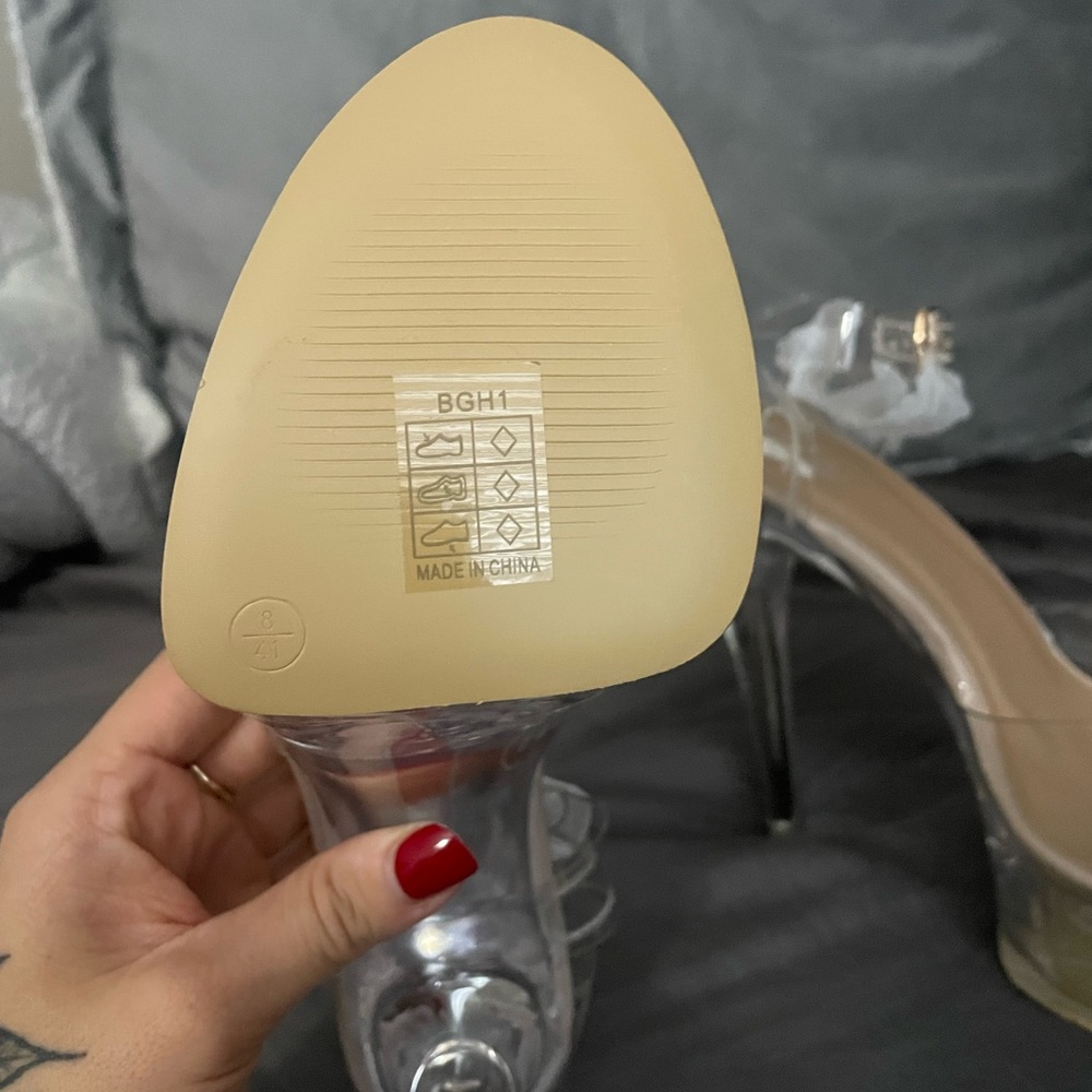 NWOT clear stacked hight heels - Picture 3 of 6